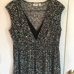 Women's Deep V, Sleeveless 14/16 Blouse
